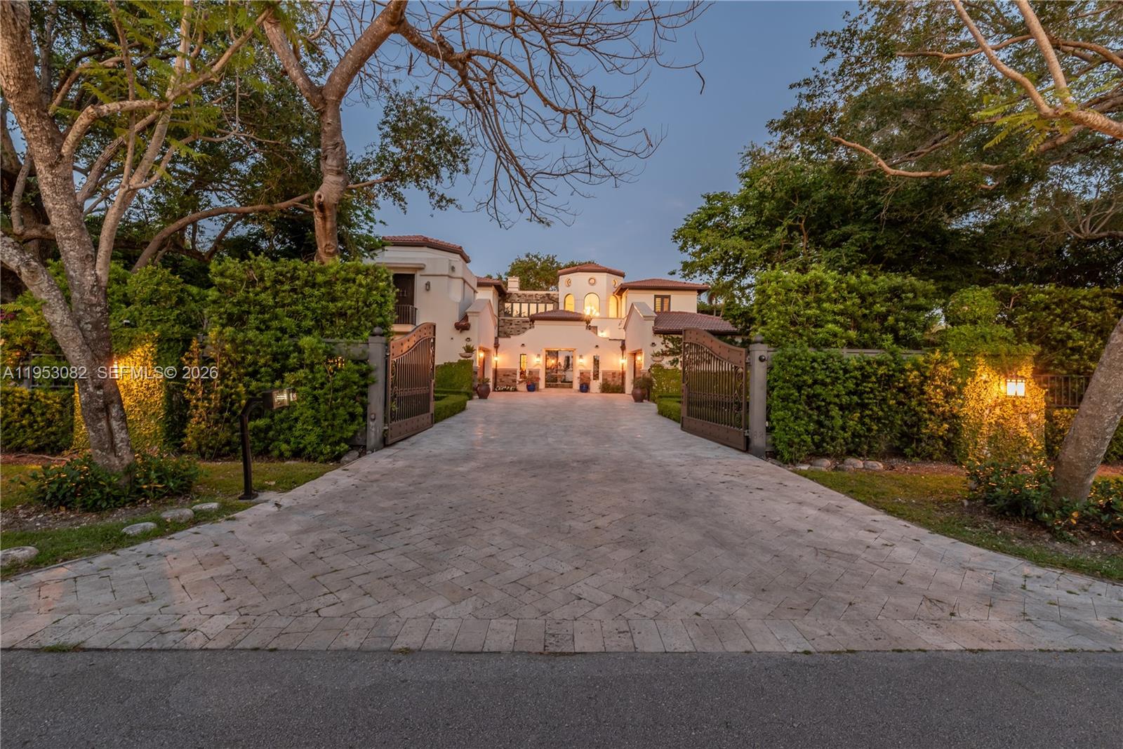 9801 SW 60th Ct Pinecrest, FL 33156