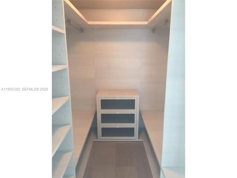 image Reach Brickell City Centre8