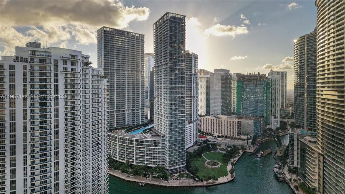 image Icon Brickell I2