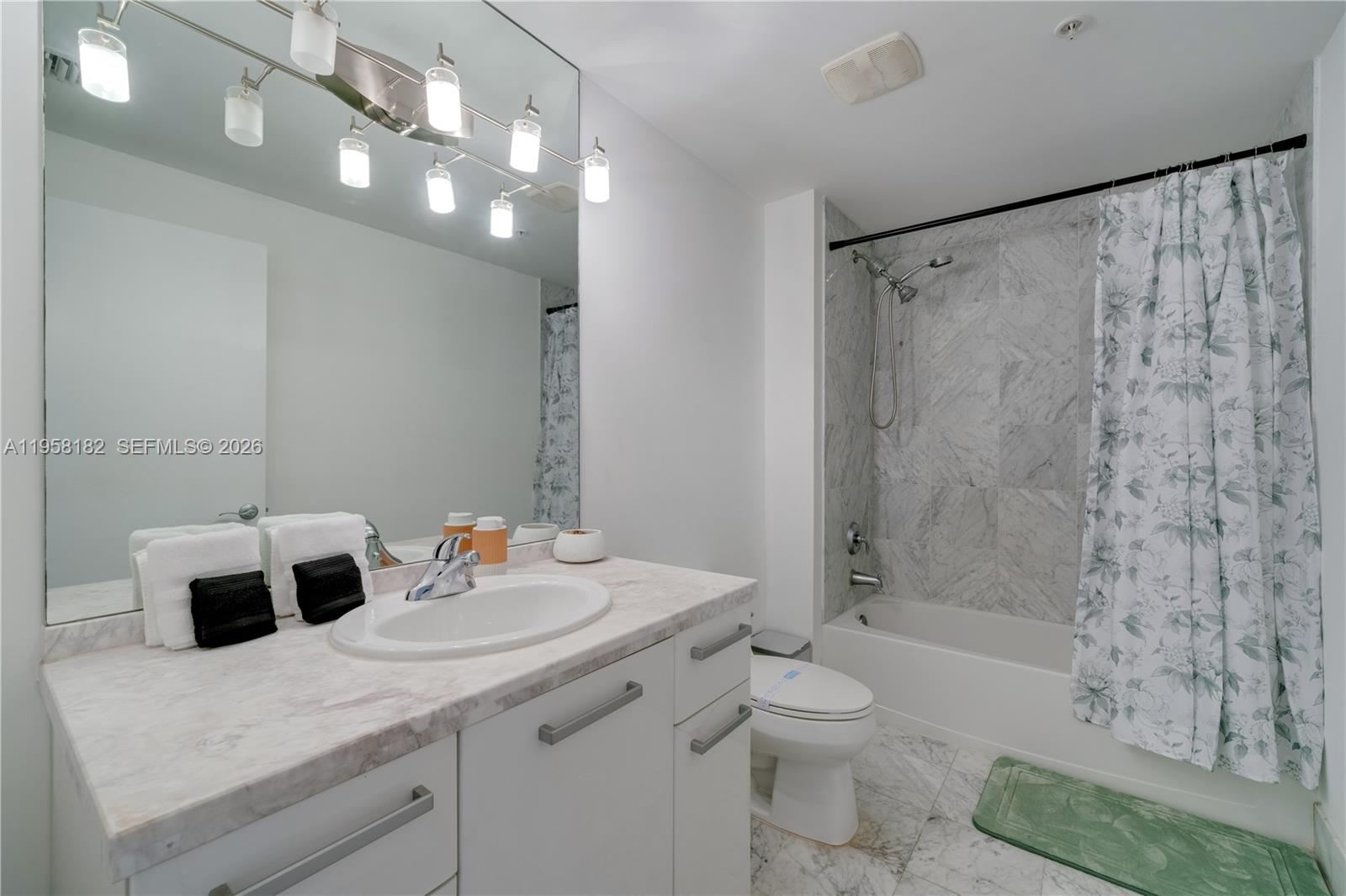 image Vizcayne South17