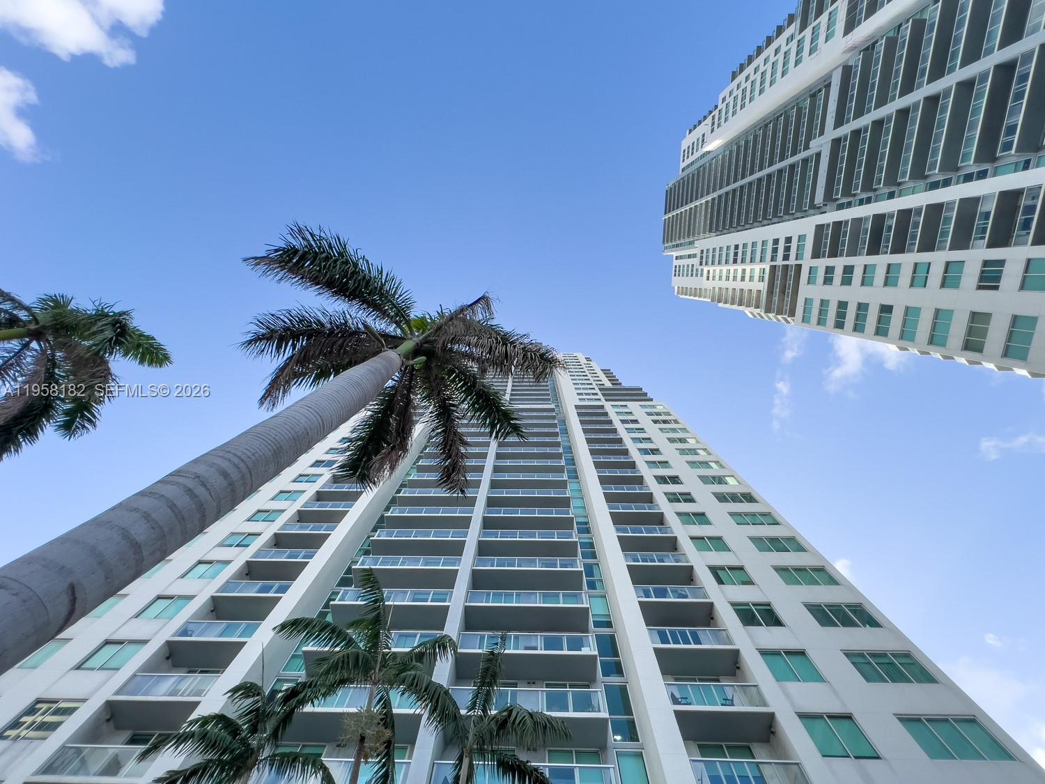 image Vizcayne South33