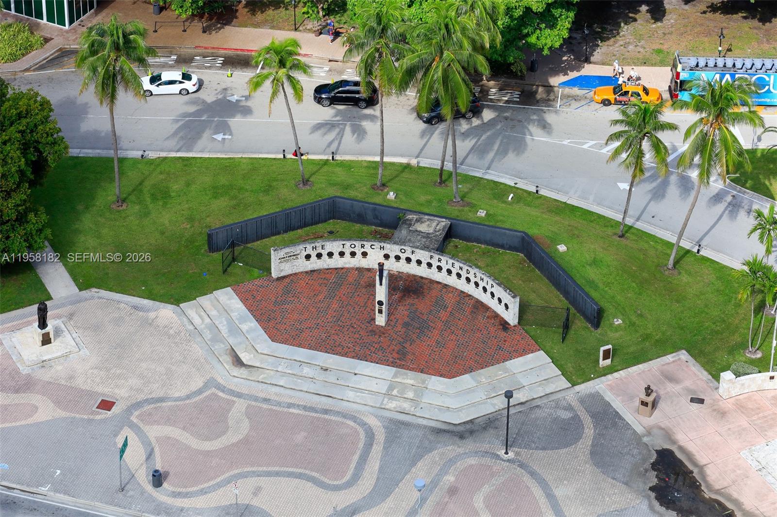 image Vizcayne South36