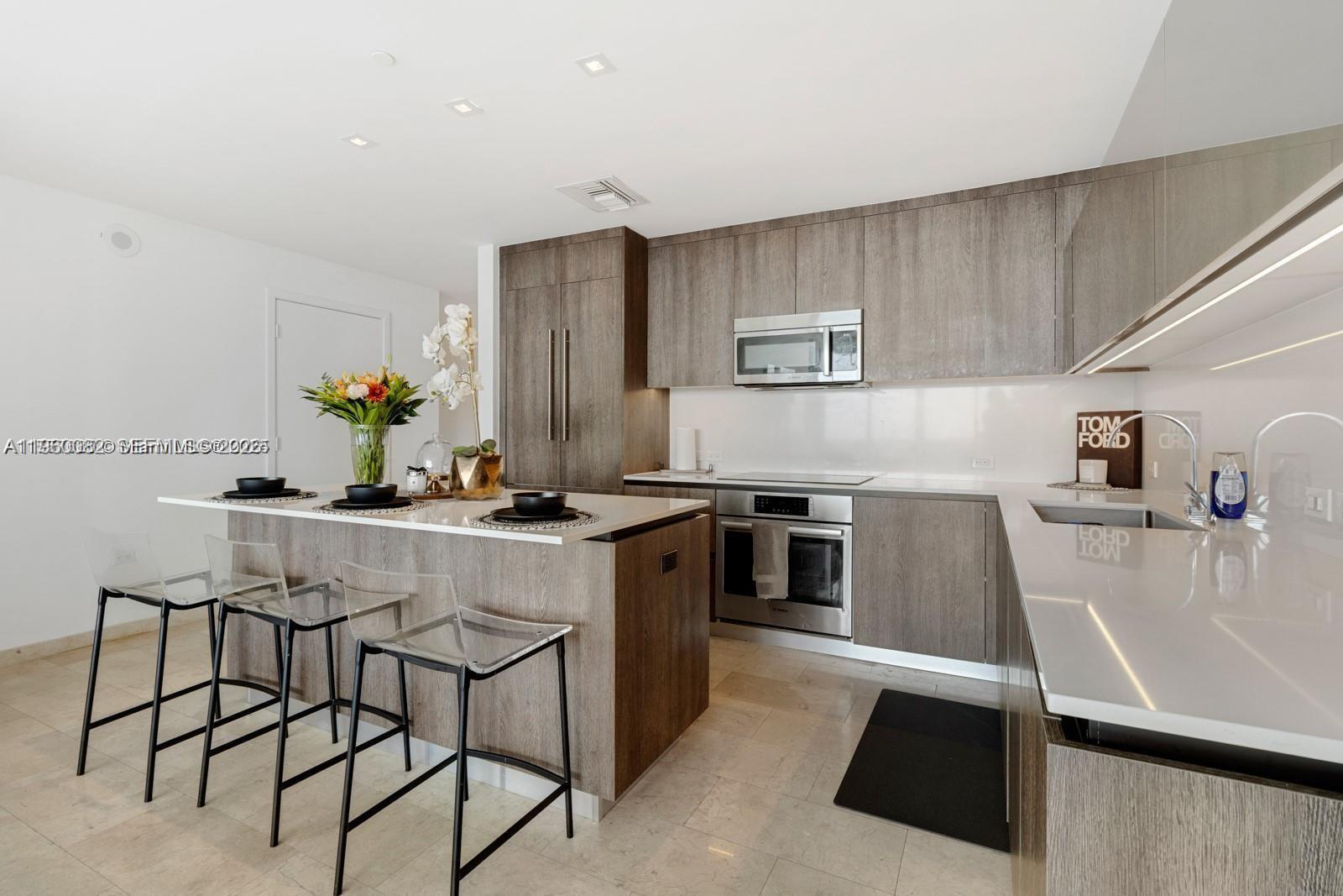 88 SW 7th St #3410 Miami, FL 33130