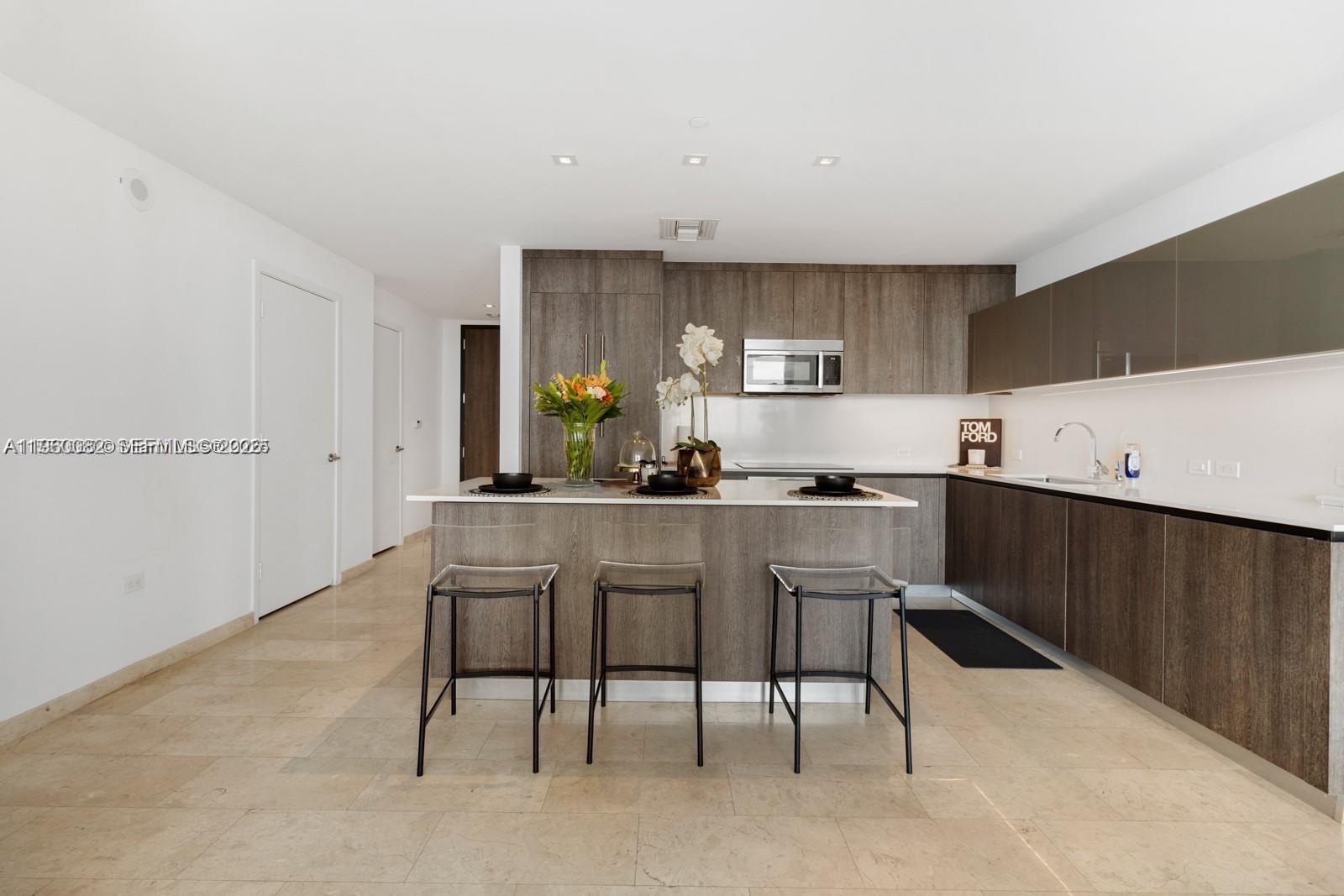 88 SW 7th St #3410 Miami, FL 33130