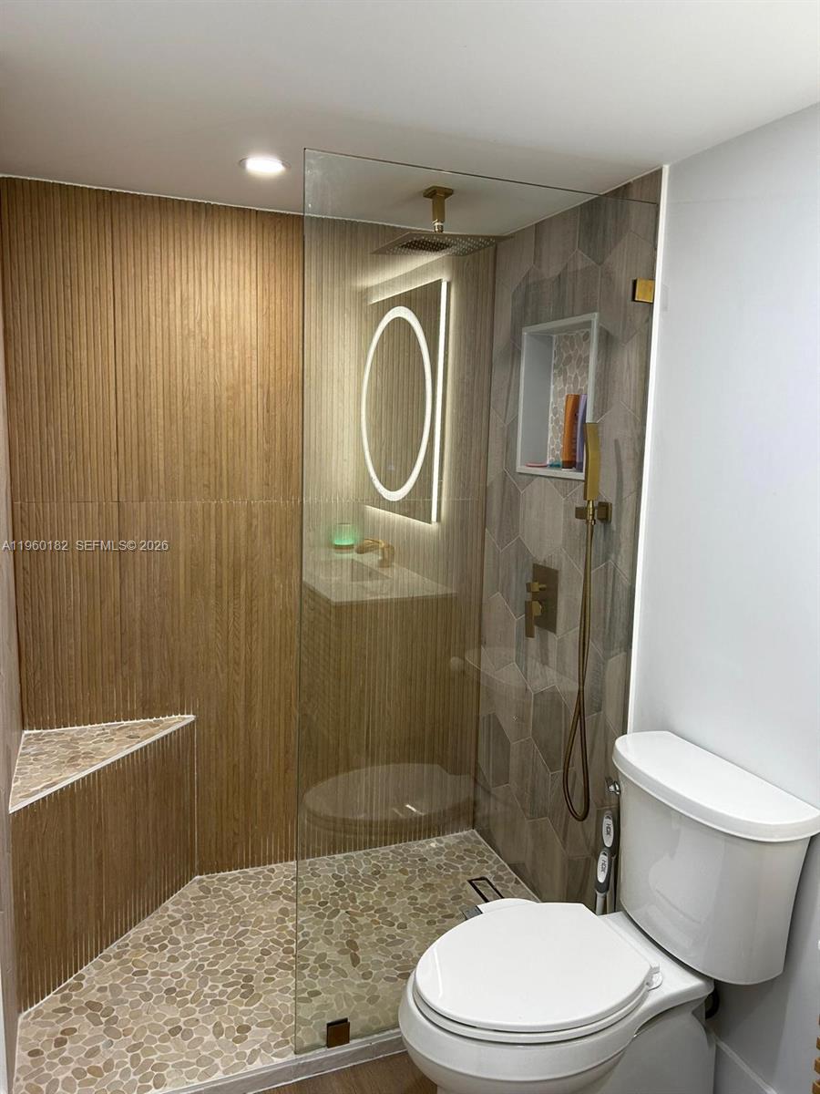 851 Three Iss Blvd #210 Hallandale Beach, FL 33009