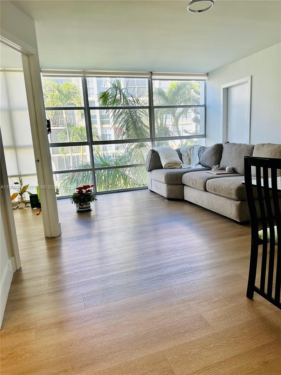 851 Three Iss Blvd #210 Hallandale Beach, FL 33009