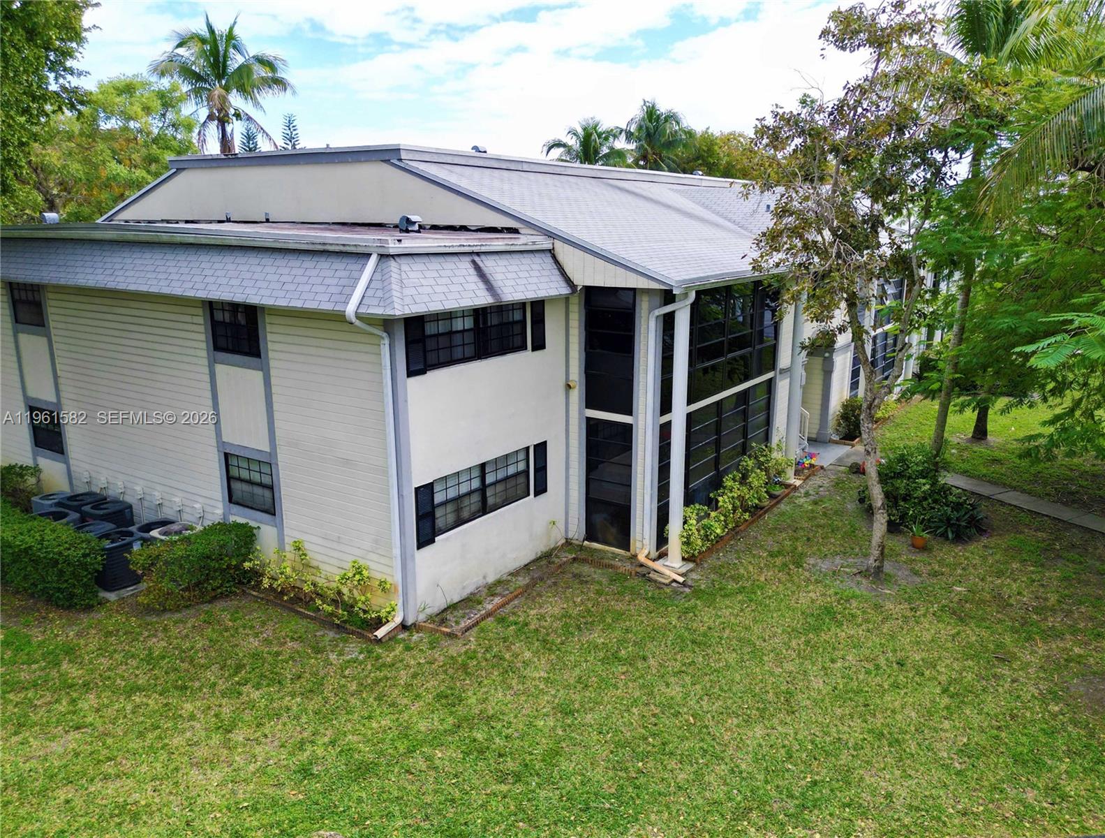 921 NE 199th St #107 Miami, FL 33179