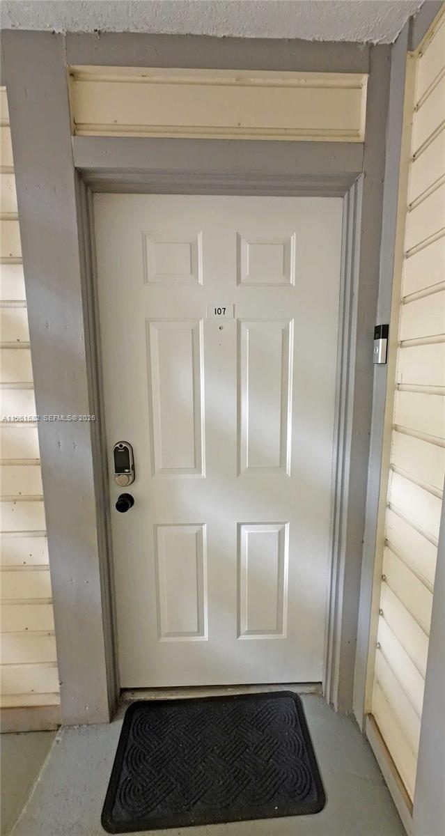 921 NE 199th St #107 Miami, FL 33179