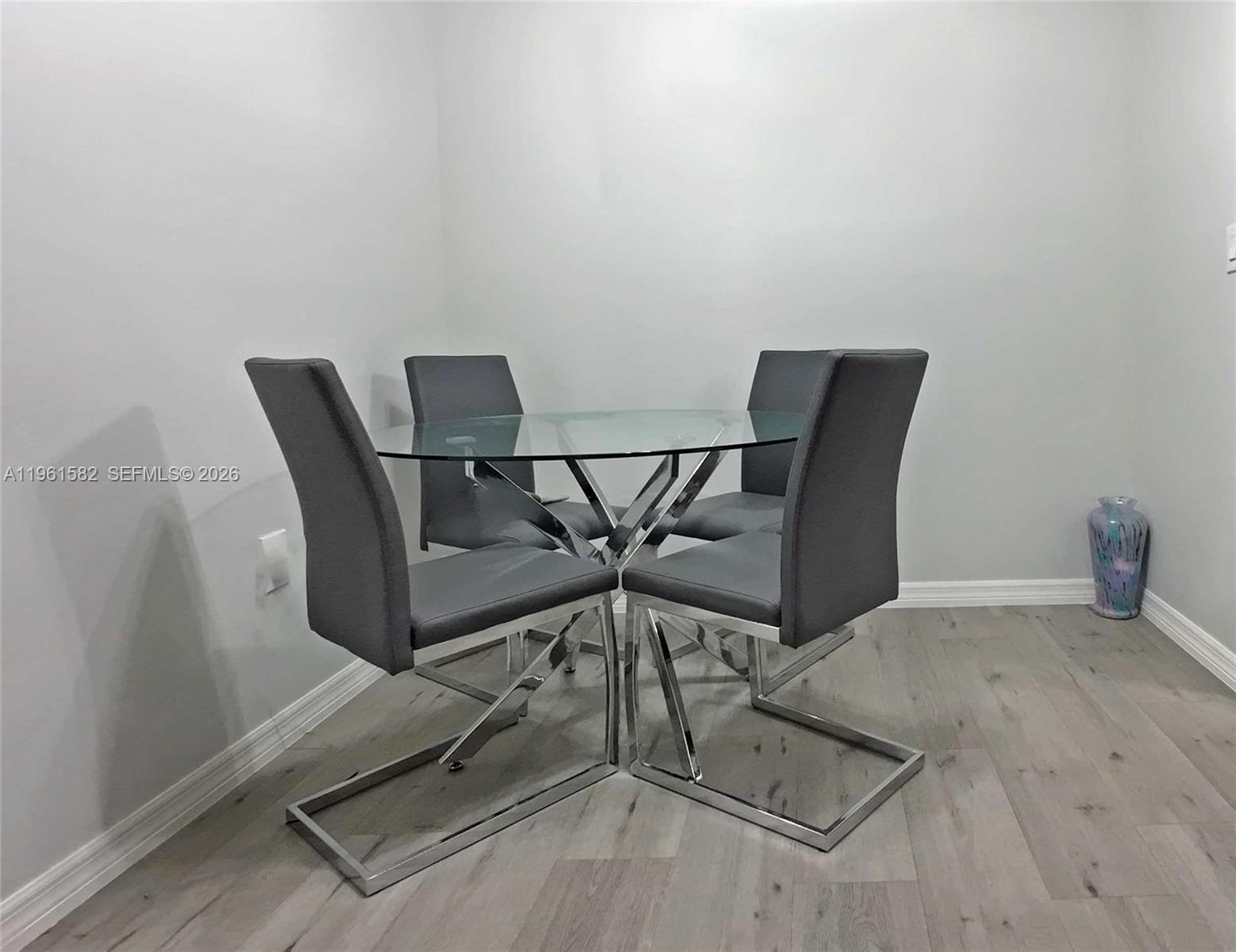 921 NE 199th St #107 Miami, FL 33179