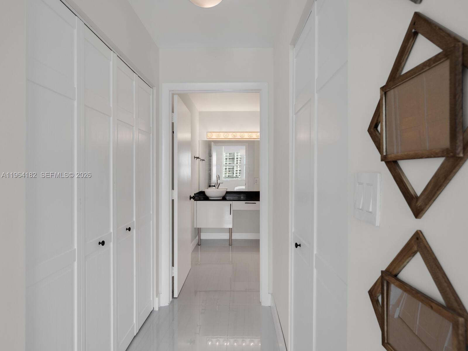 image Brickell on the River North15