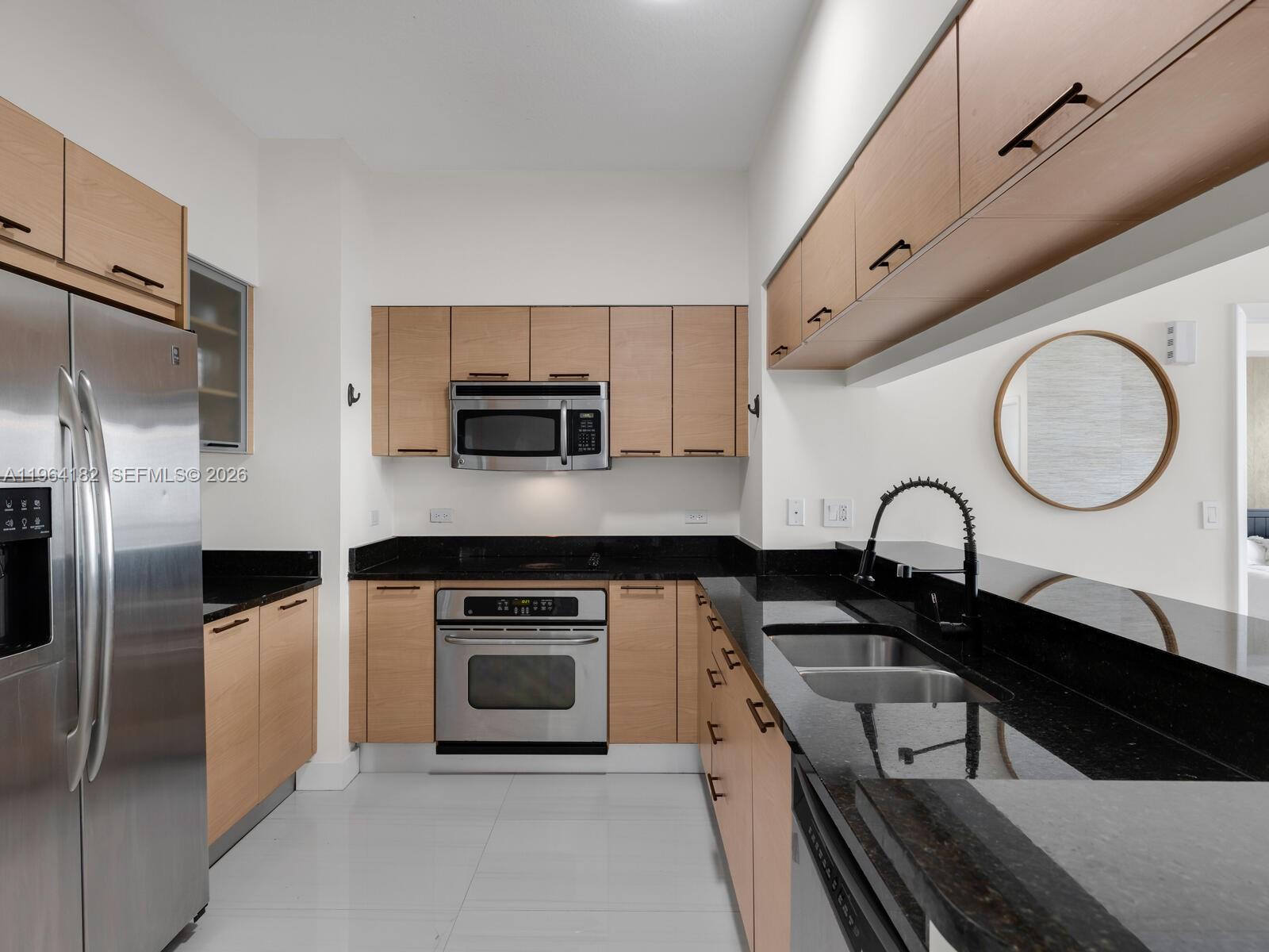 image Brickell on the River North2