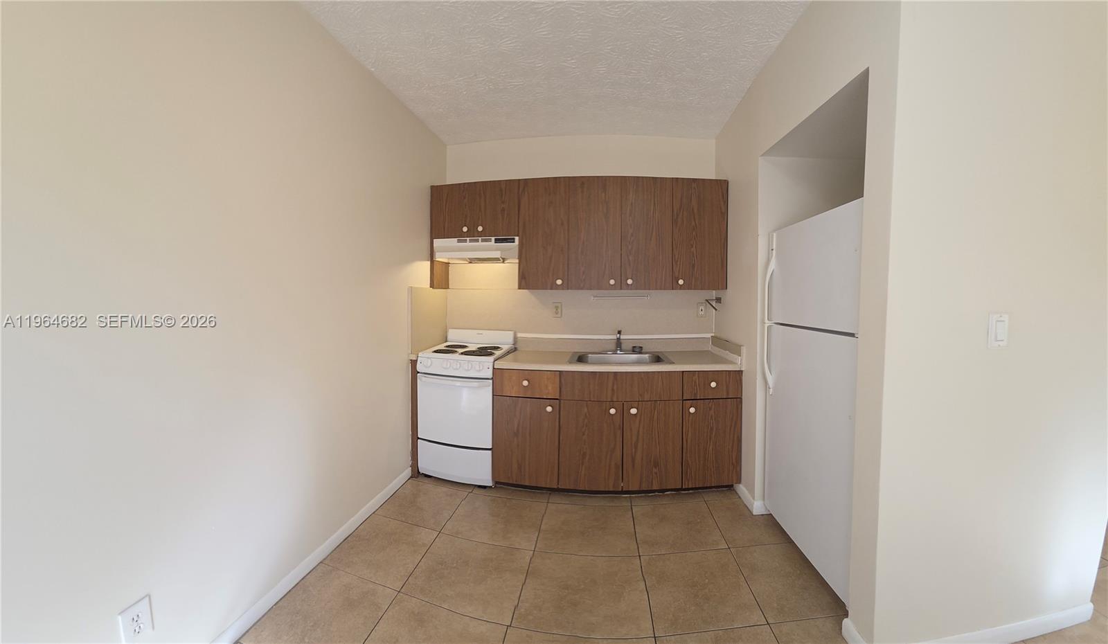 Undisclosed Address Hollywood, FL 33020