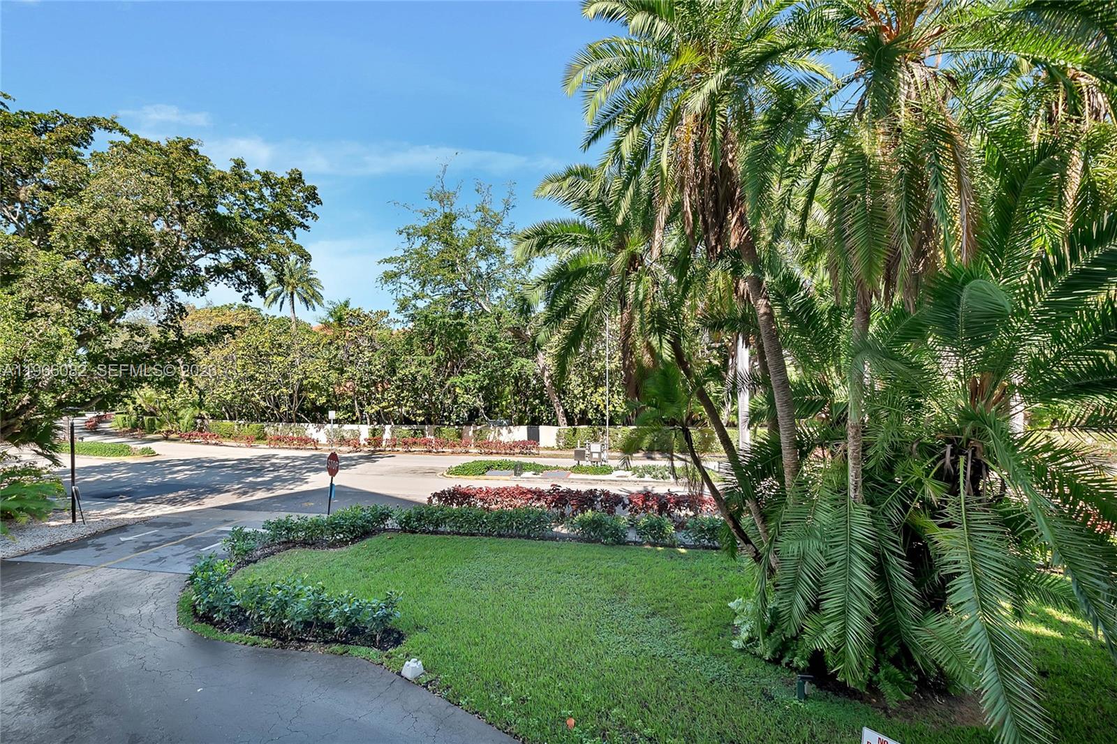 100 Ocean Ln Dr #202 Key Biscayne, FL 33149