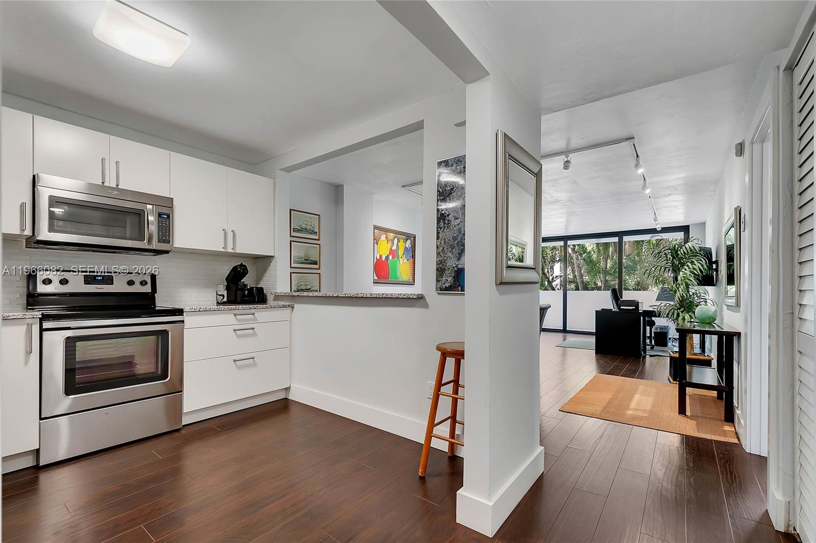 100 Ocean Ln Dr #202 Key Biscayne, FL 33149