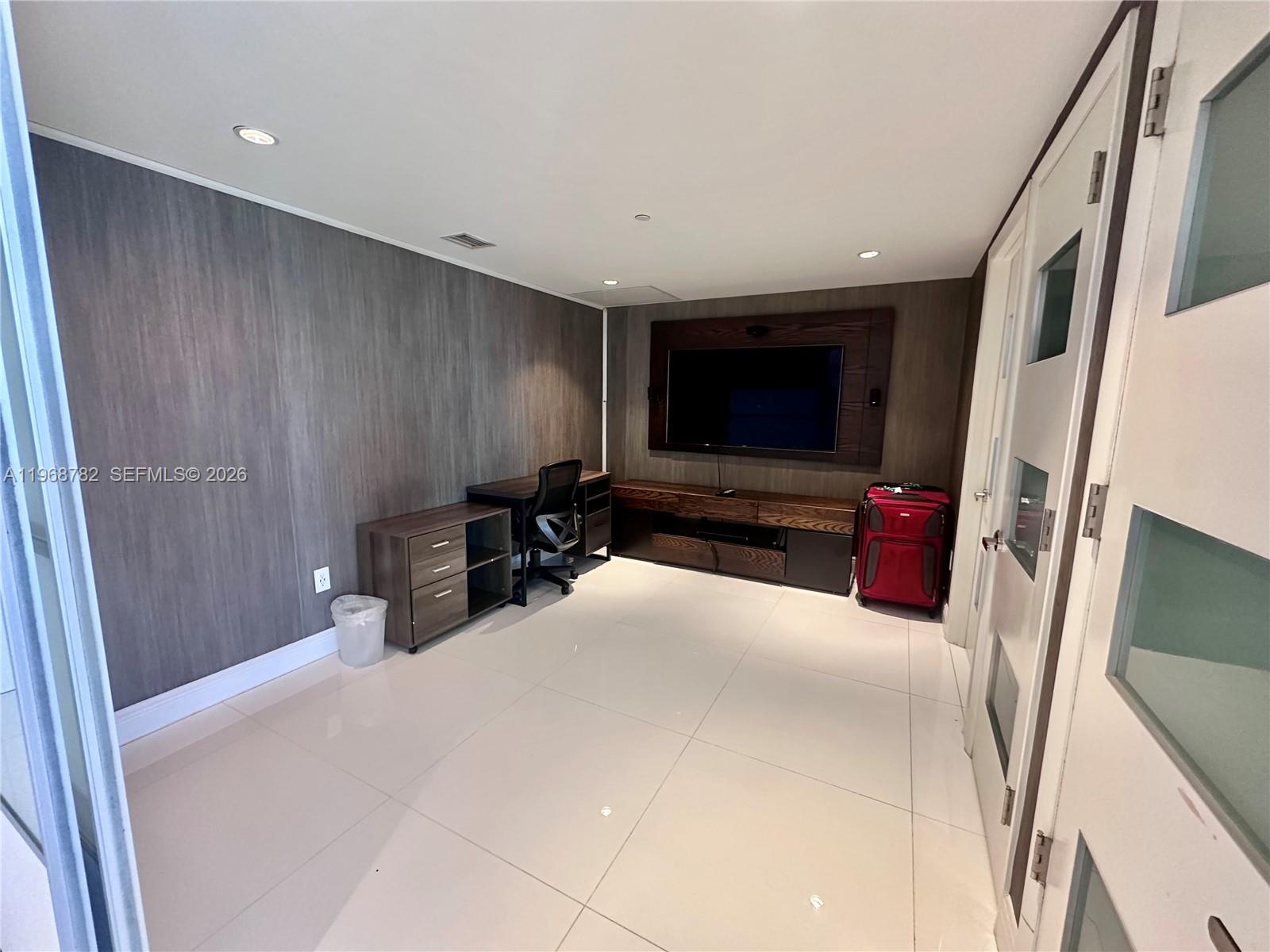 495 Brickell Ave #4403 Miami, FL 33131