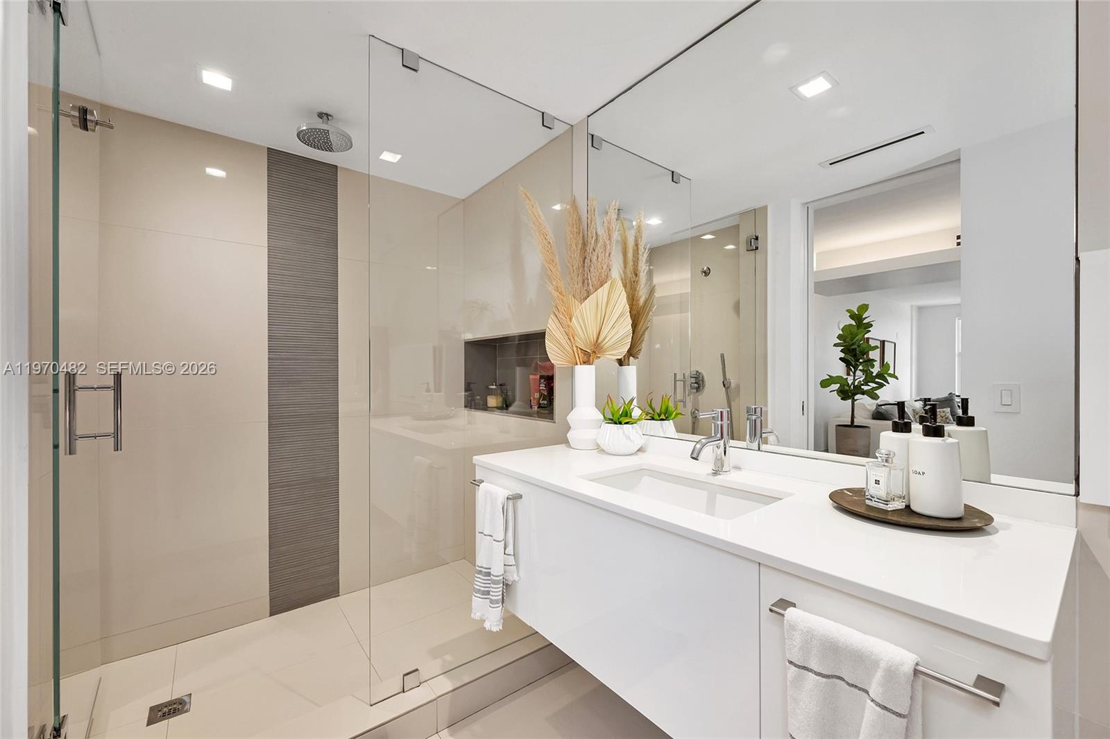 199 Ocean Ln Dr #401 Key Biscayne, FL 33149