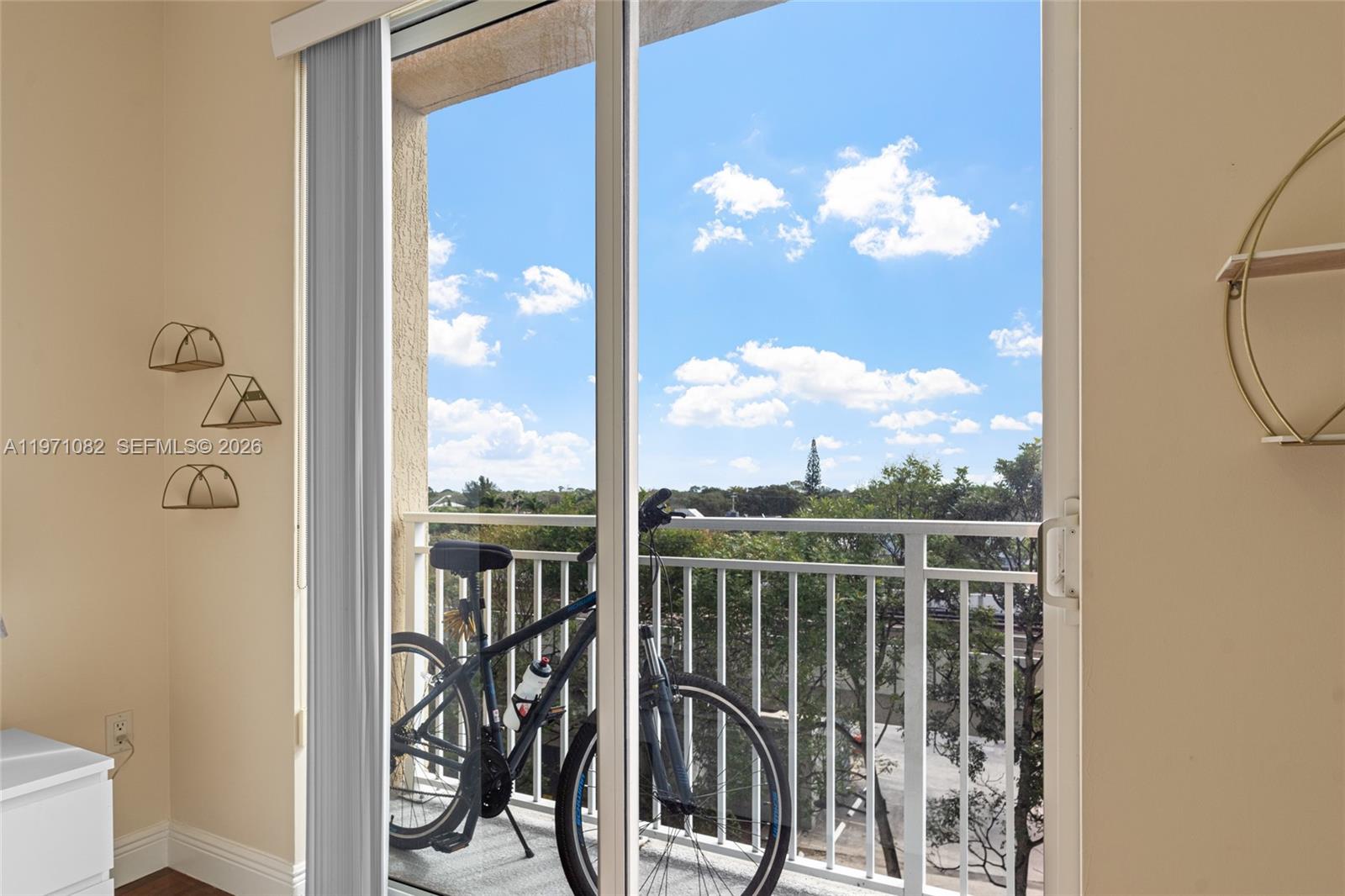 7275 SW 90th Way #404 Miami, FL 33156