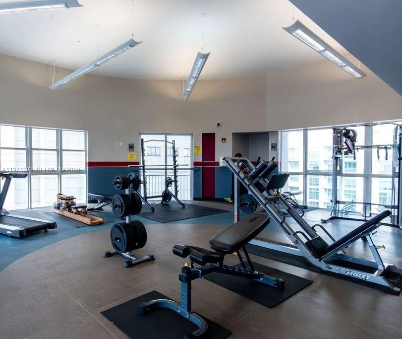 7275 SW 90th Way #404 Miami, FL 33156