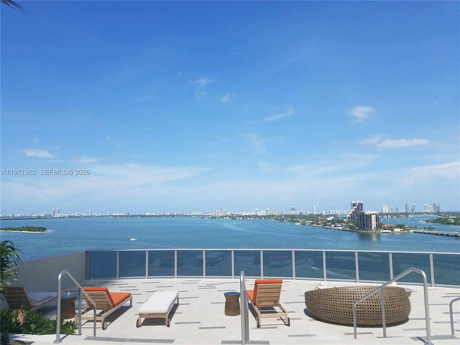 image Aria on the Bay9