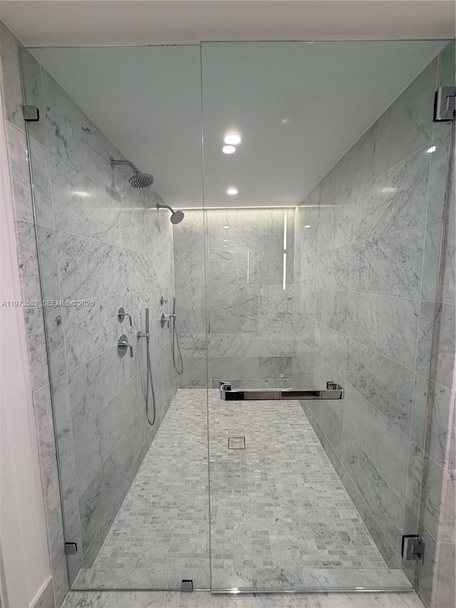 9221 E Bay Hbr Dr #307 Bay Harbor Islands, FL 33154