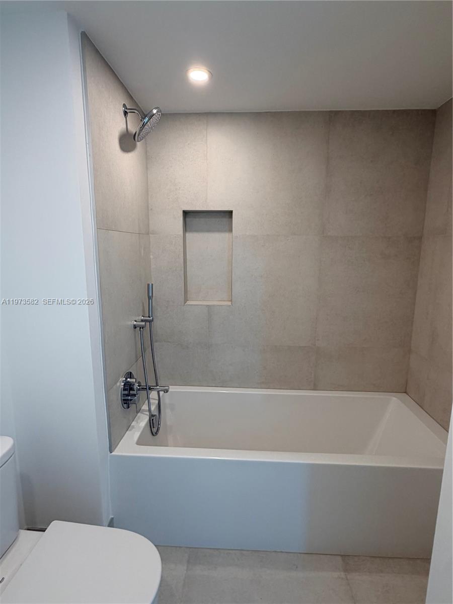 9221 E Bay Hbr Dr #307 Bay Harbor Islands, FL 33154