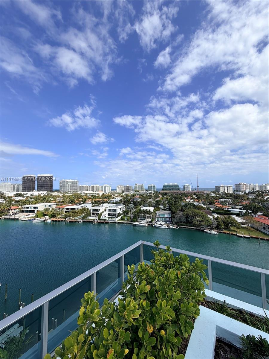 9221 E Bay Hbr Dr #307 Bay Harbor Islands, FL 33154