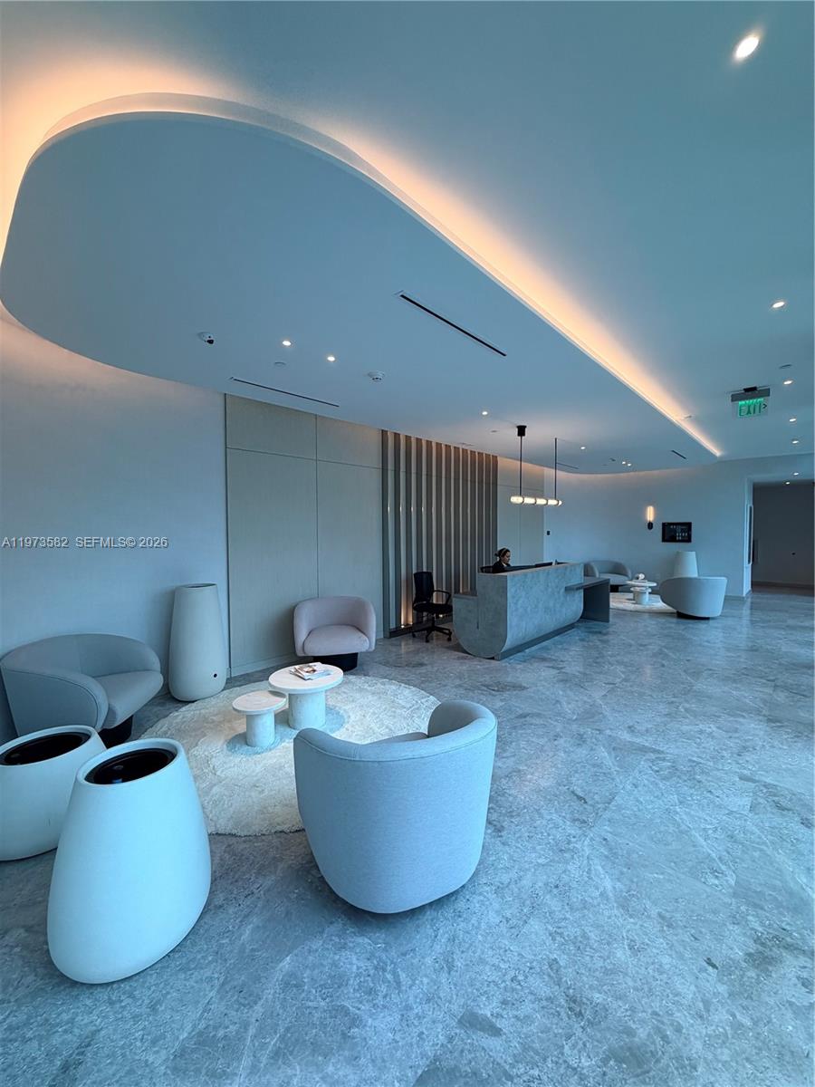 9221 E Bay Hbr Dr #307 Bay Harbor Islands, FL 33154