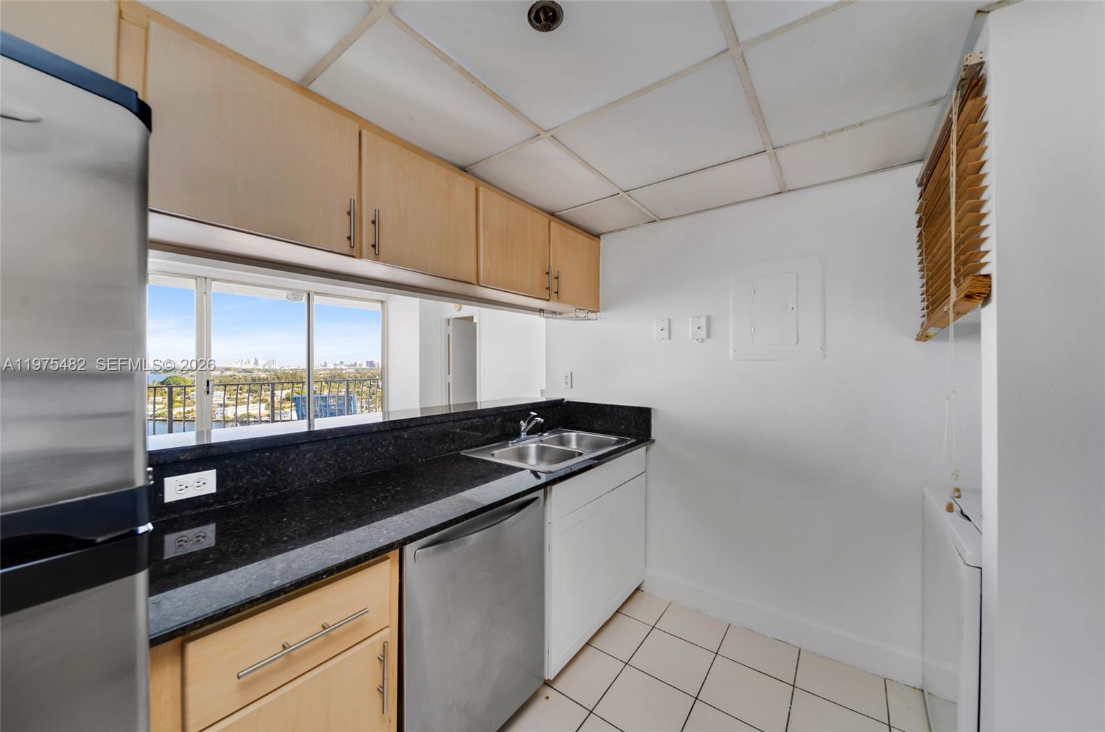 7601 E Treasure Dr #1917 North Bay Village, FL 33141