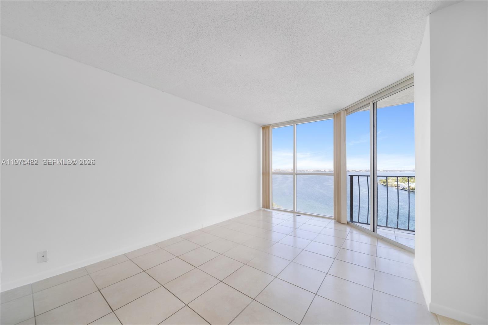 7601 E Treasure Dr #1917 North Bay Village, FL 33141