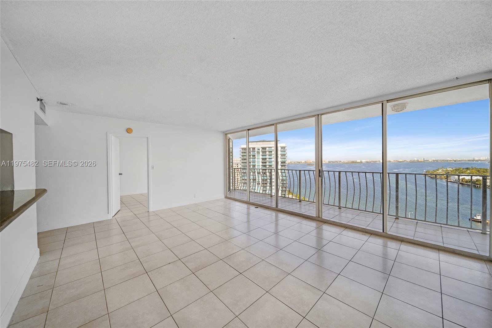 7601 E Treasure Dr #1917 North Bay Village, FL 33141