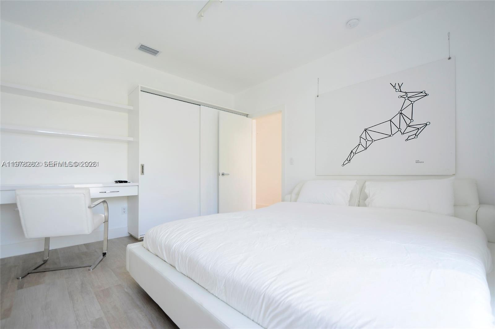 880 N Venetian Dr Miami Beach, FL 33139