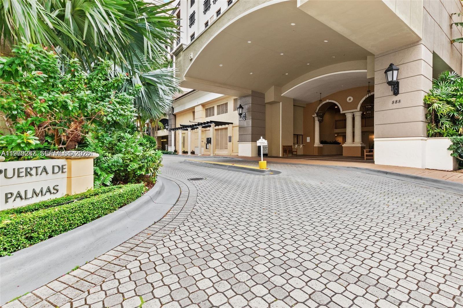 888 S Douglas Rd #1002