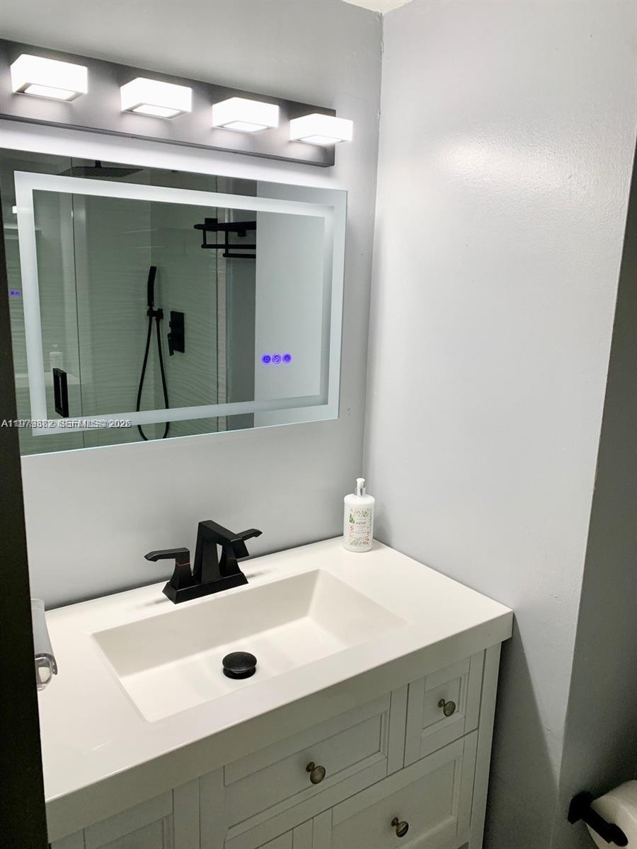 image Brickell Harbour22