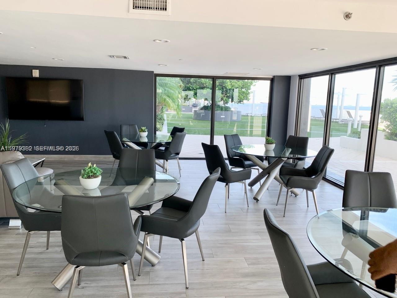 image Brickell Harbour35