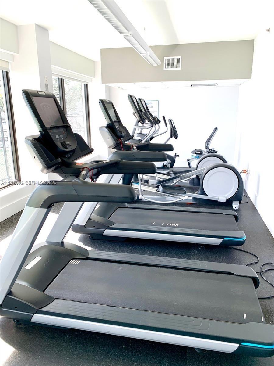 image Brickell Harbour37