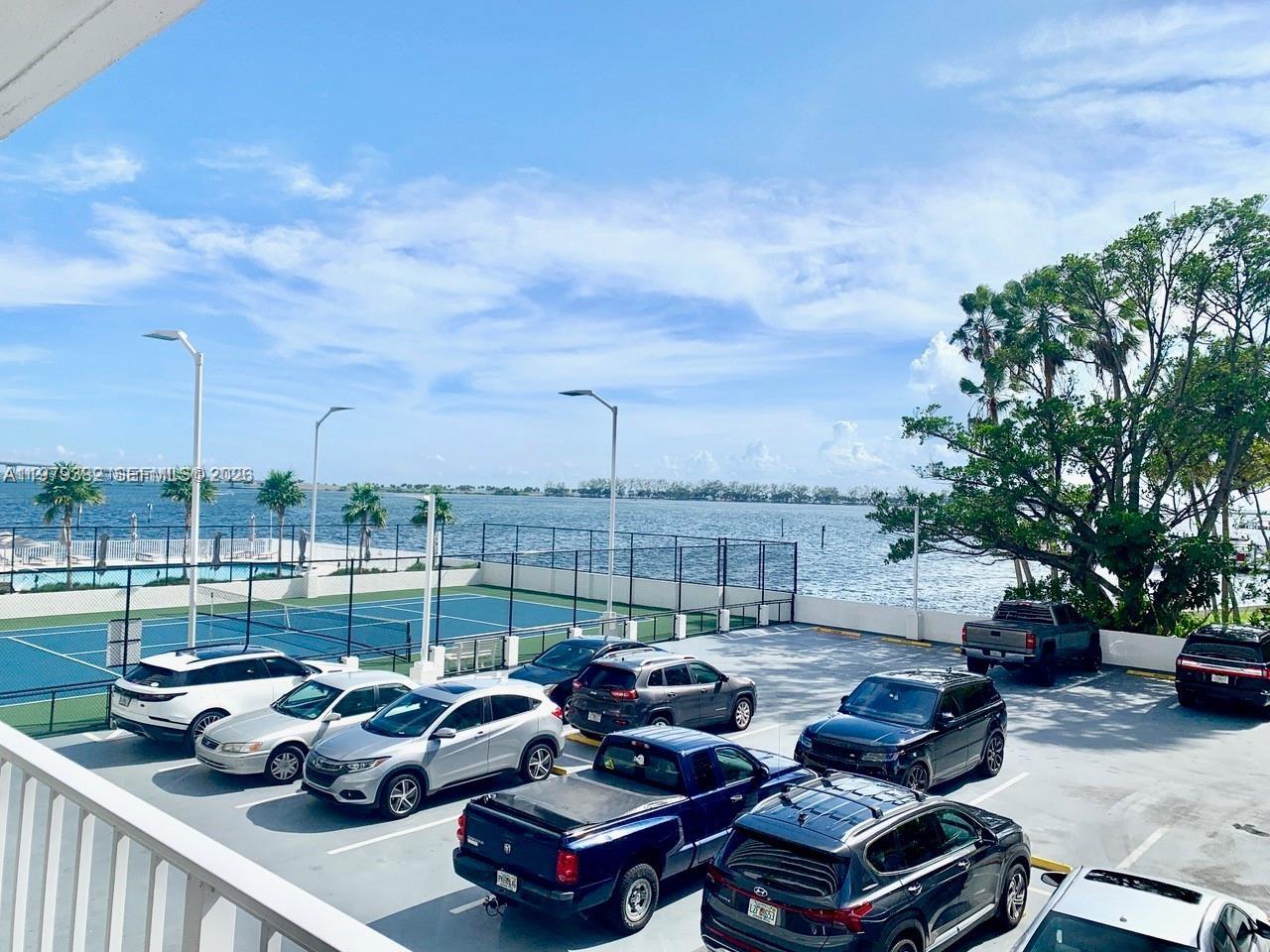 image Brickell Harbour3