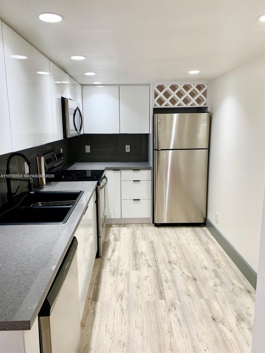 image Brickell Harbour7