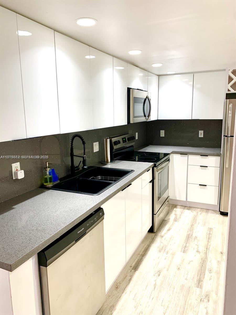 image Brickell Harbour8