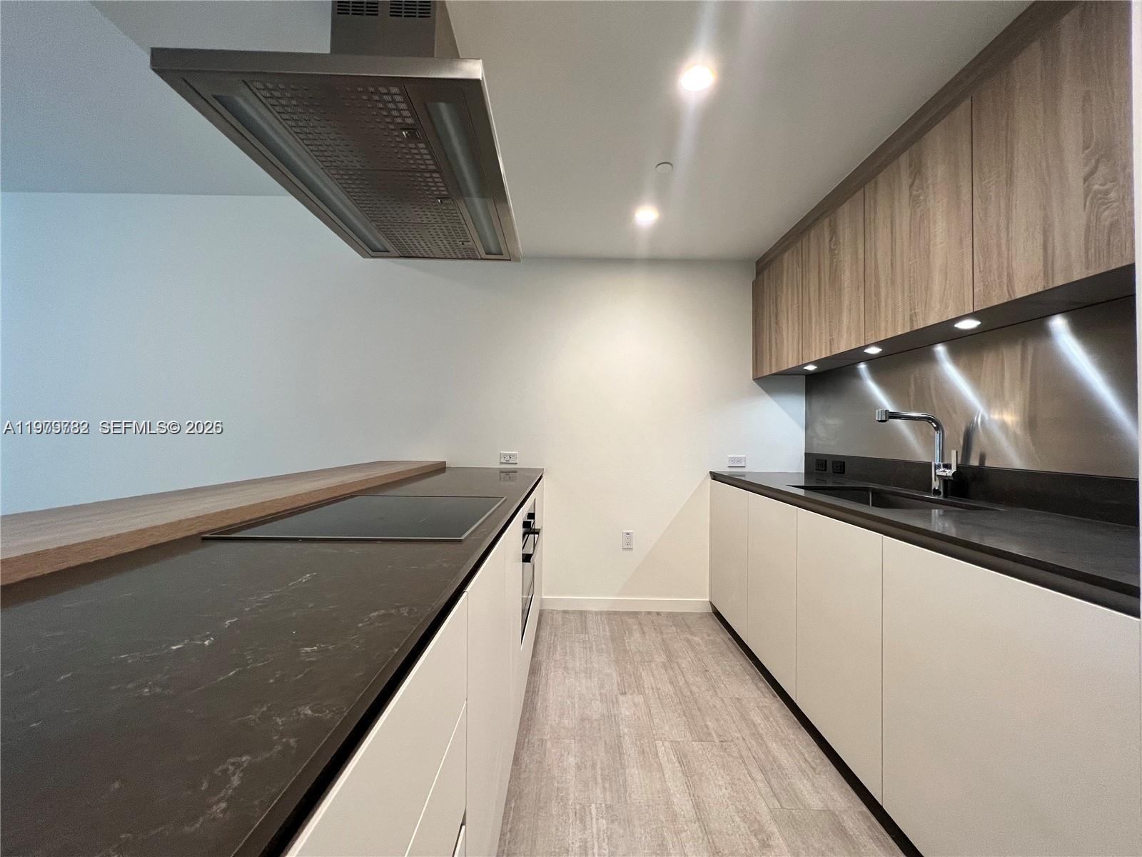 1000 Brickell Plz #3503 Miami, FL 33131