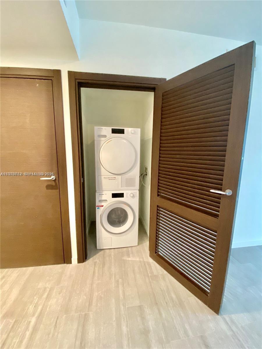 1000 Brickell Plz #3503 Miami, FL 33131