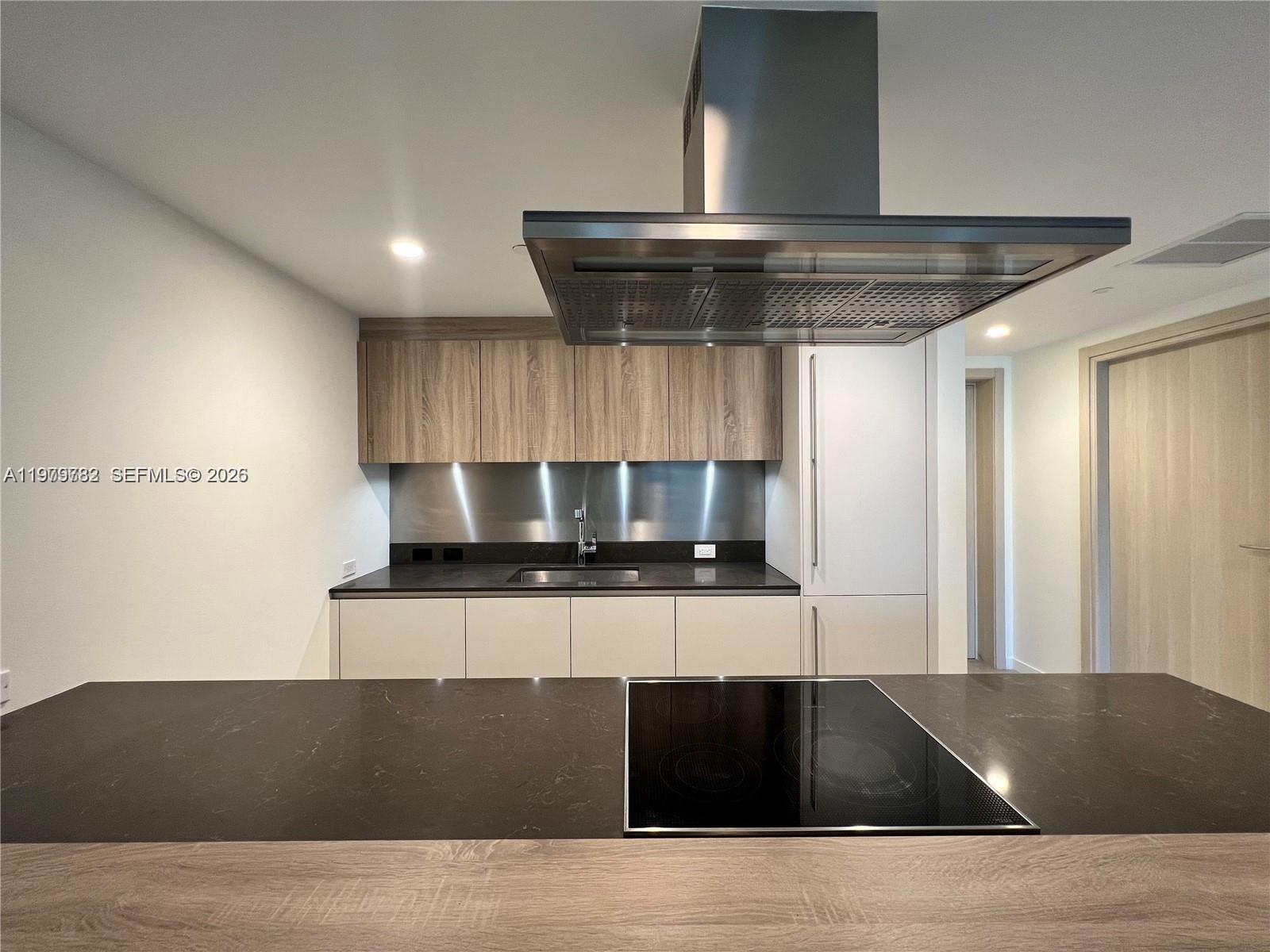 1000 Brickell Plz #3503 Miami, FL 33131