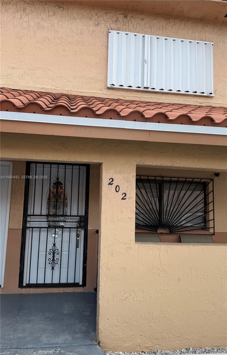 7792 W 29th Way #202 Hialeah, FL 33018