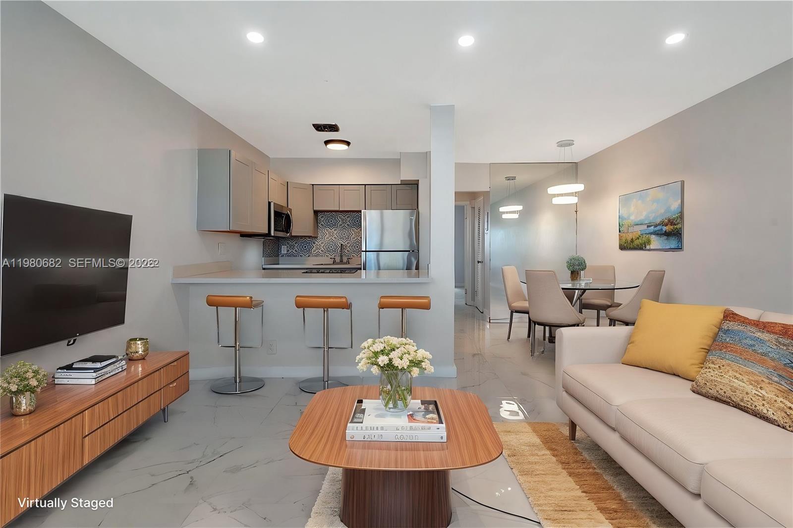 820 SW 11th Ave #14B