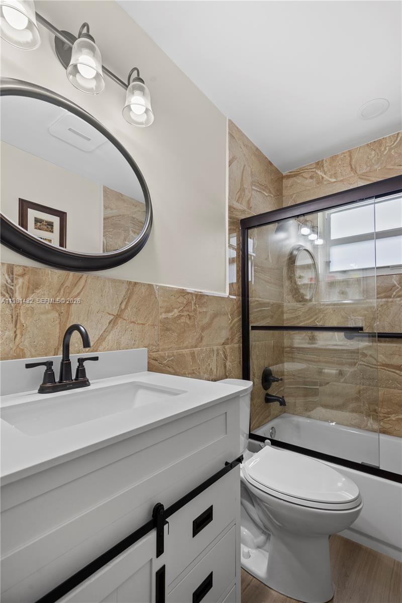 6945 NW 17th St Margate, FL 33063