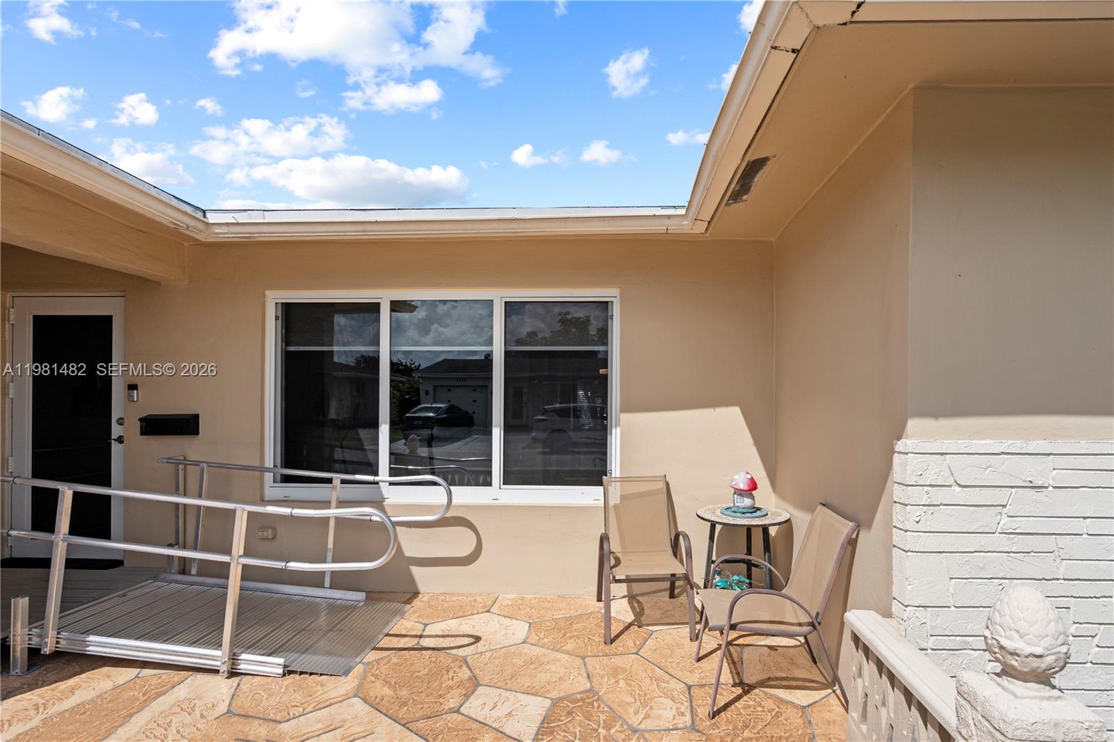 6945 NW 17th St Margate, FL 33063