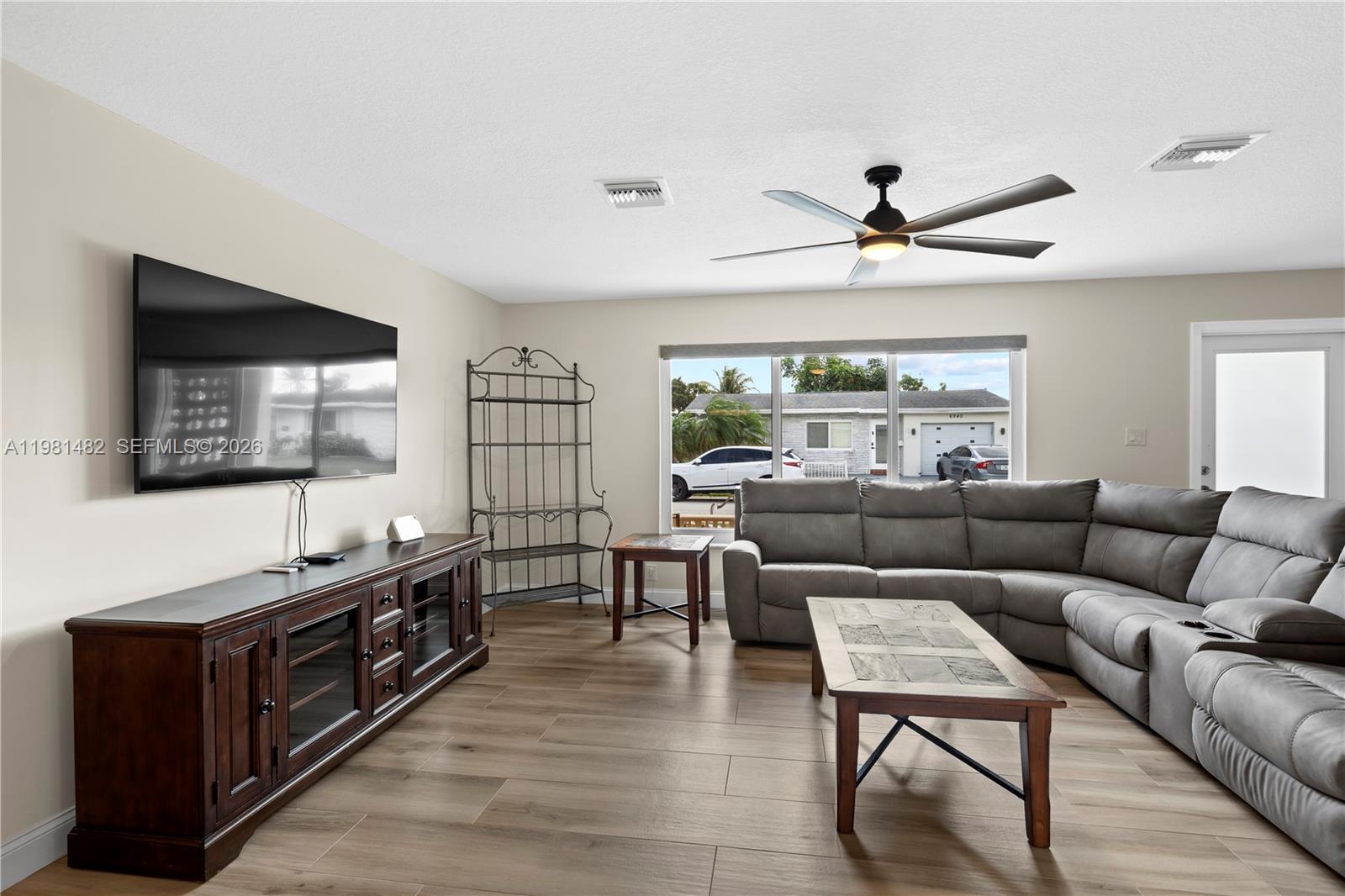 6945 NW 17th St Margate, FL 33063