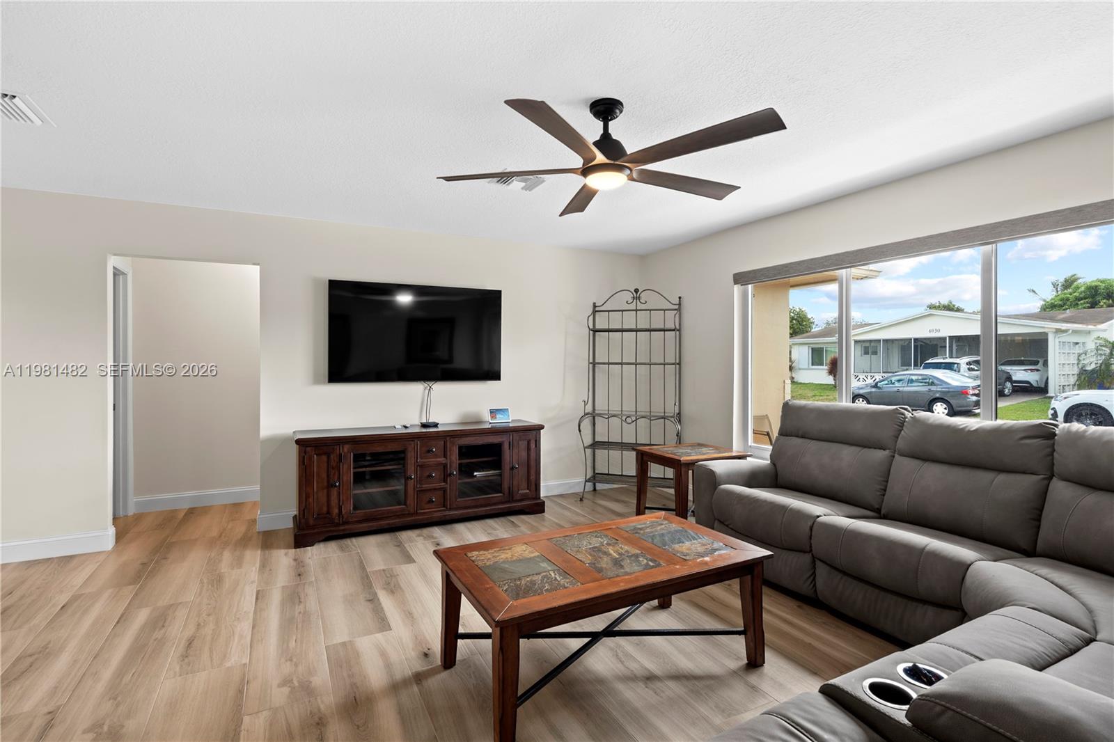 6945 NW 17th St Margate, FL 33063