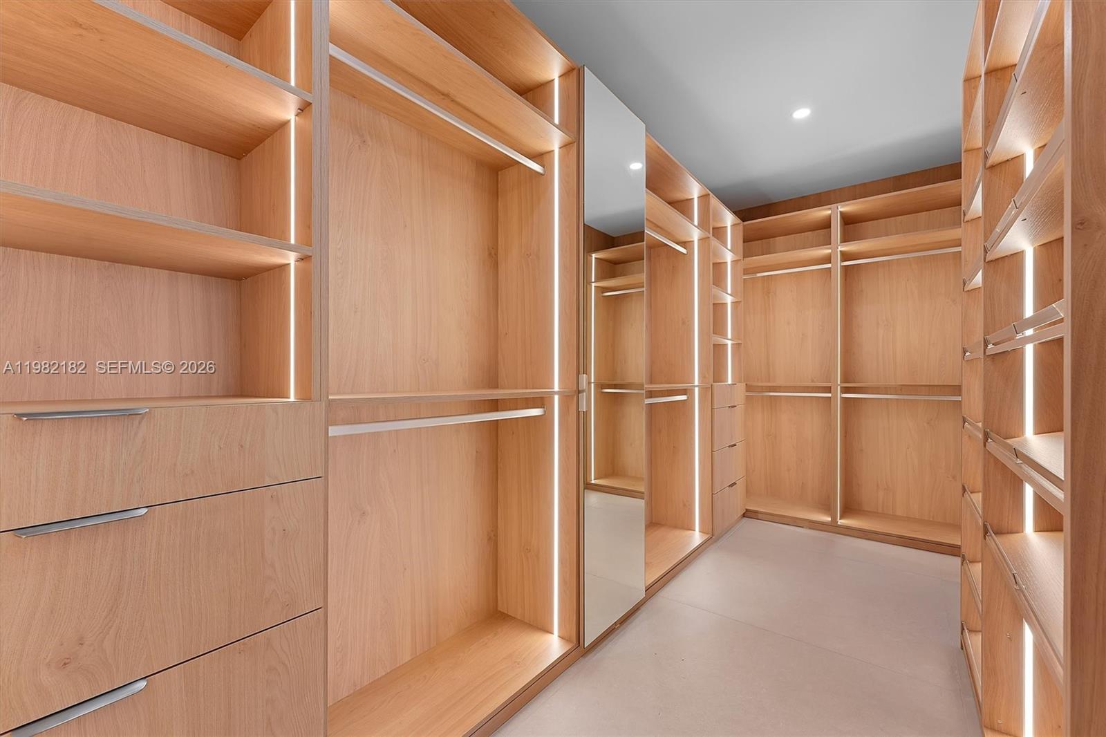 700 NE 24rd St #PH-5802 Miami, FL 33137