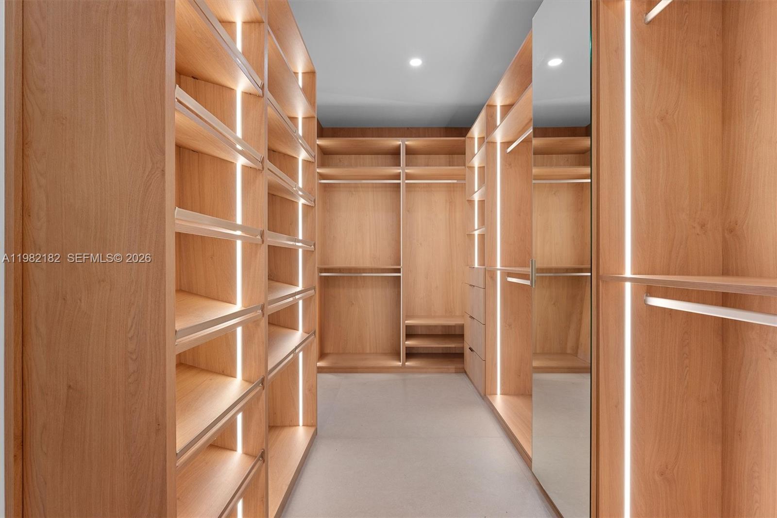 700 NE 24rd St #PH-5802 Miami, FL 33137