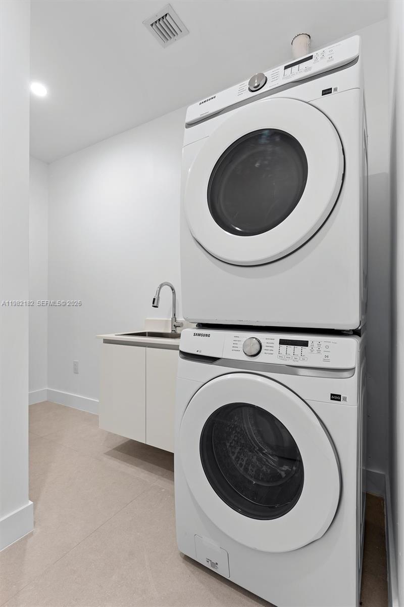 700 NE 24rd St #PH-5802 Miami, FL 33137